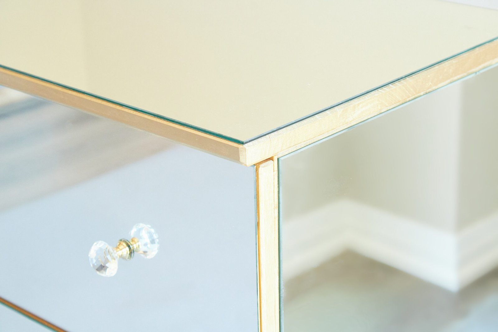 GOLDY 6-Drawer Dresser - Image 3