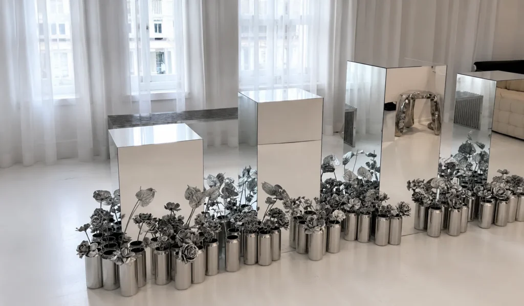 Mirrored Plinths